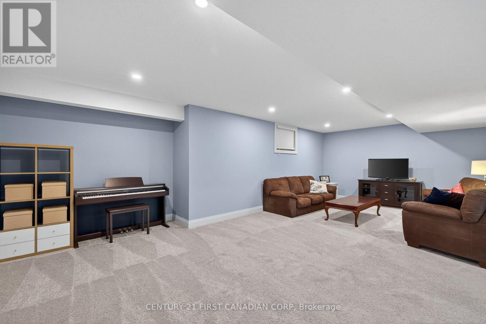 Property Photo:  99 Thames Springs Crescent  ON N0M 2M0 