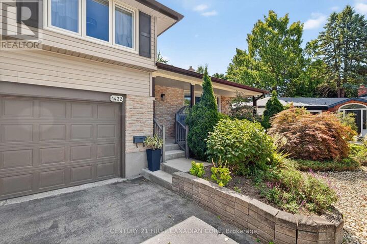 Property Photo: 1432 Norman Place ON N6K 2S7