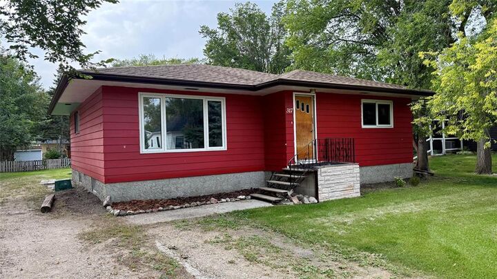 317 Cavers Street South  Deloraine MB R0M 0M0 photo
