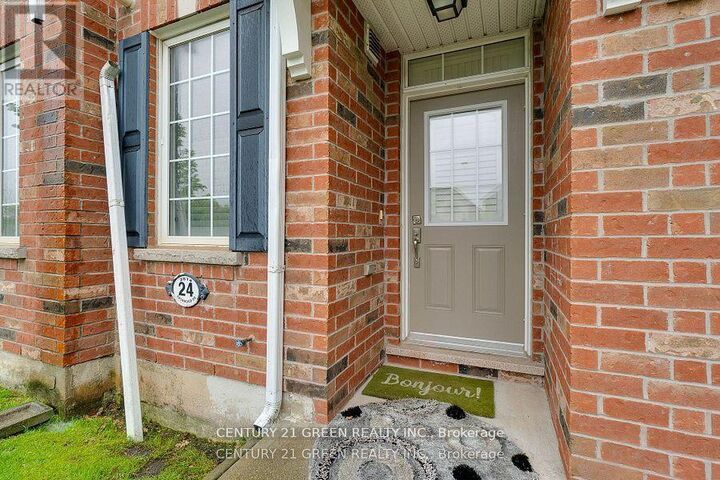 Property Photo: 2614 Dashwood Drive 24 ON L6M 4C2