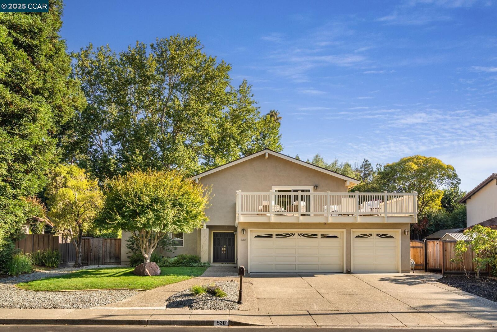 Property Photo: 530 Mikado Place CA 94526