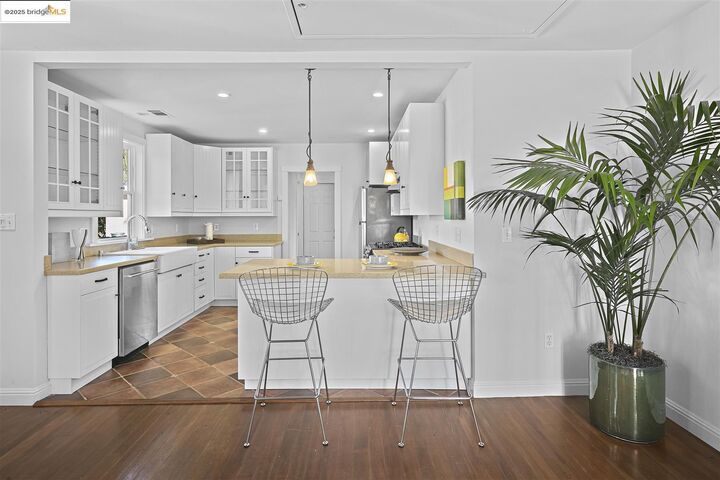 Property Photo:  2439 10th Street B  CA 94710 