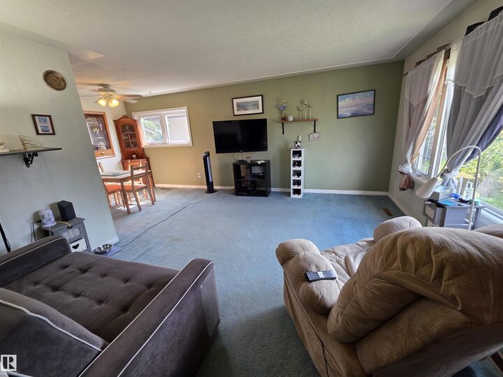 Photo de la propriété:  11933 50 Street NW  AB T5W 3C1 
