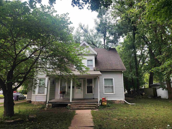 Property Photo: 1001 Fremont Street KS 66502
