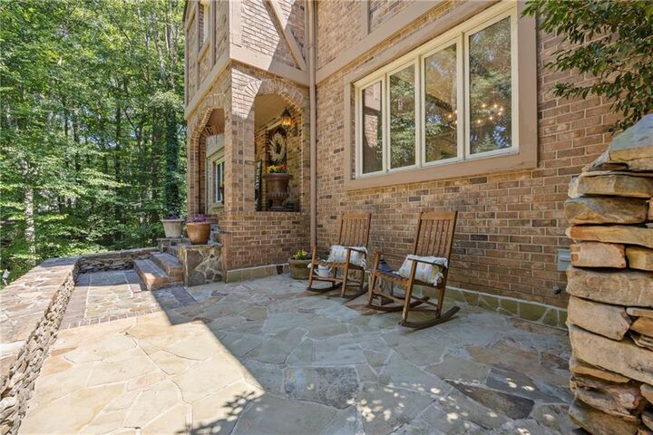 Property Photo: 430 Huntcliff Green GA 30350