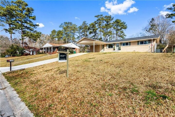 Property Photo: 1646 Flicker Road GA 30238