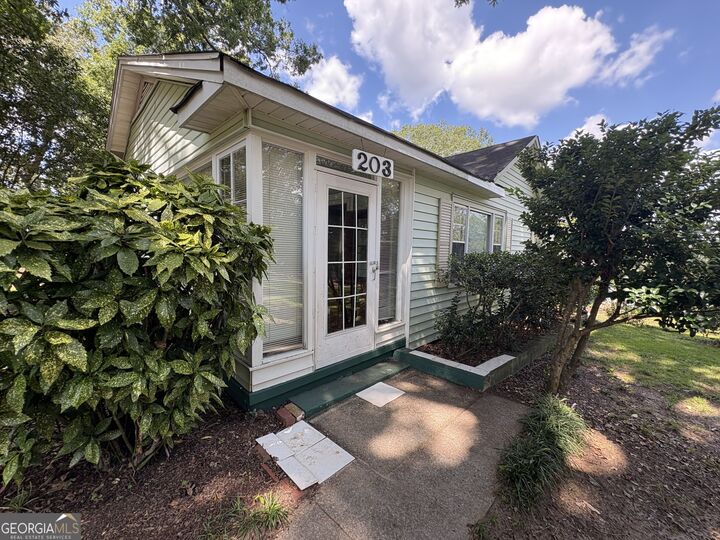 Property Photo: 203 Hillside Circle GA 30223