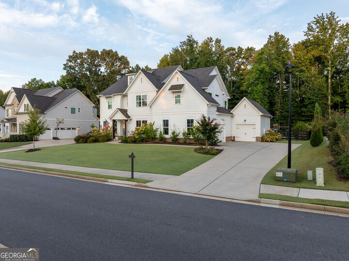 Property Photo: 6220 Bentley Commons Drive GA 30040