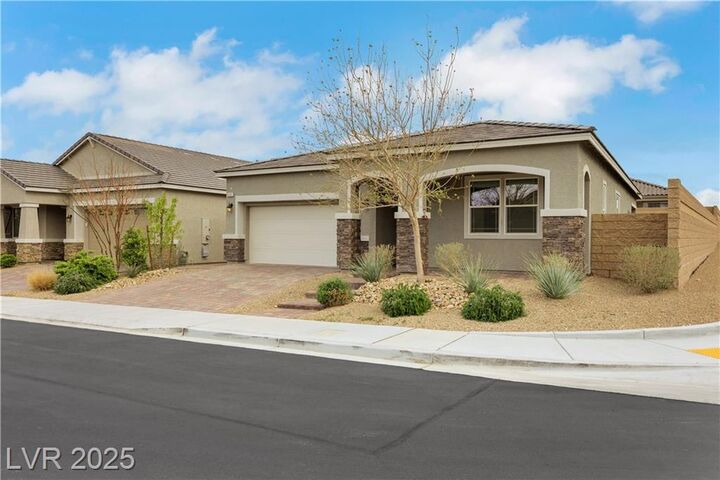 Property Photo: 10161 Ocher Valley Avenue NV 89178