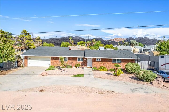 Property Photo: 2120 Thoroughbred Road NV 89002