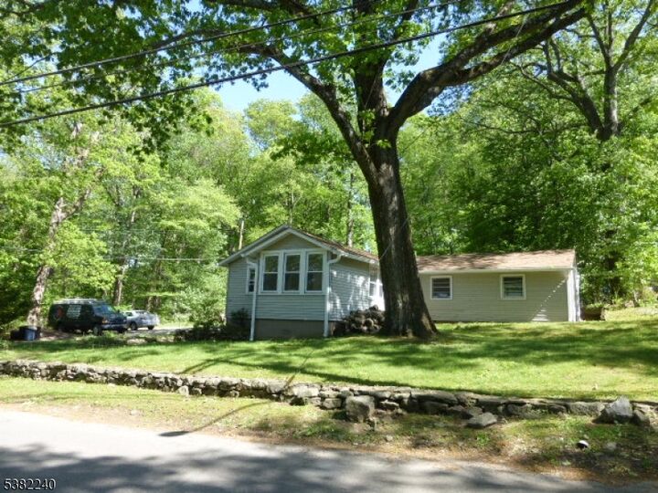 Property Photo: 27 Thurmont Rd NJ 07834