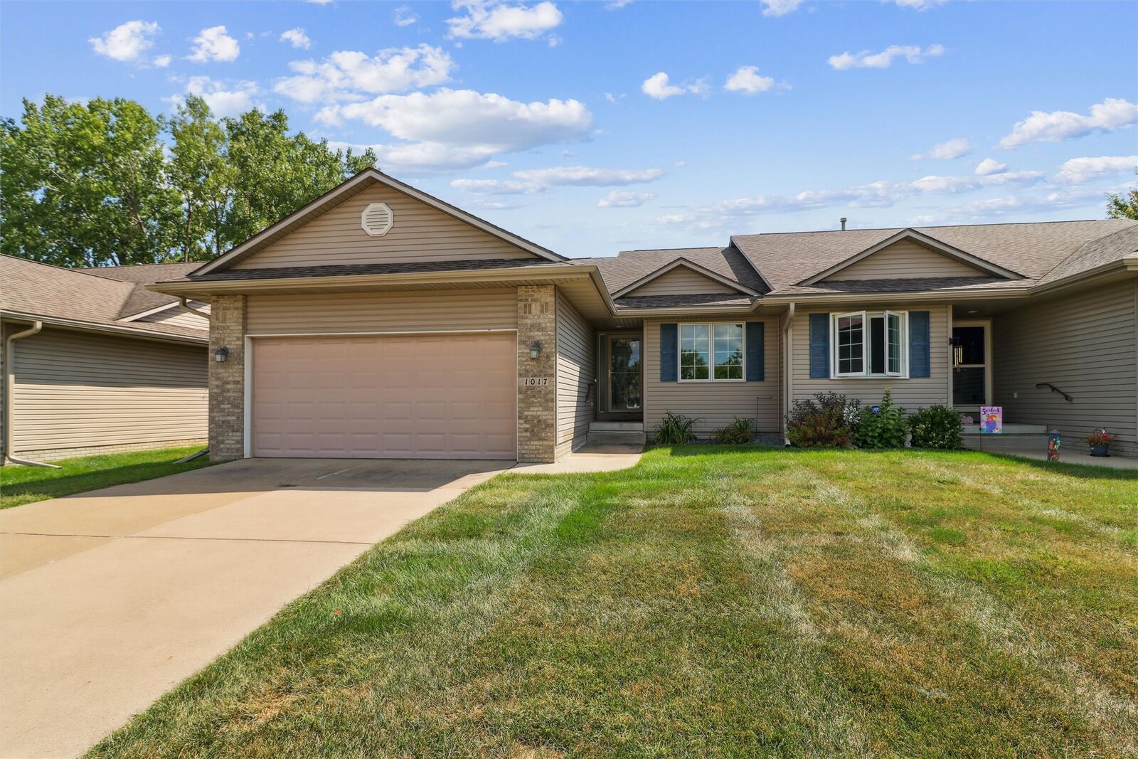 Property Photo:  1017 NE 5th Street  IA 50021 
