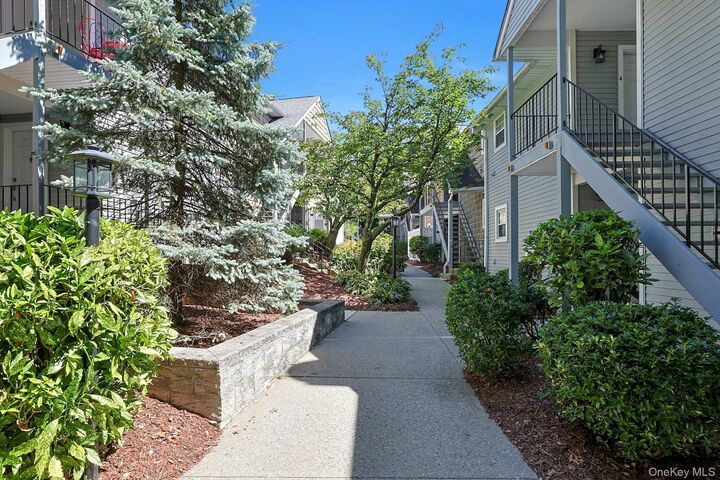Property Photo:  130 N Kensico Avenue 16  NY 10604 