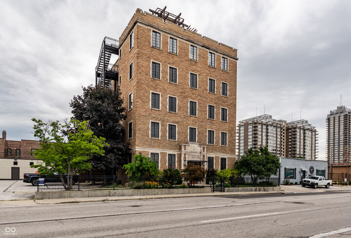Property Photo: 825 N Delaware Street 3C IN 46204
