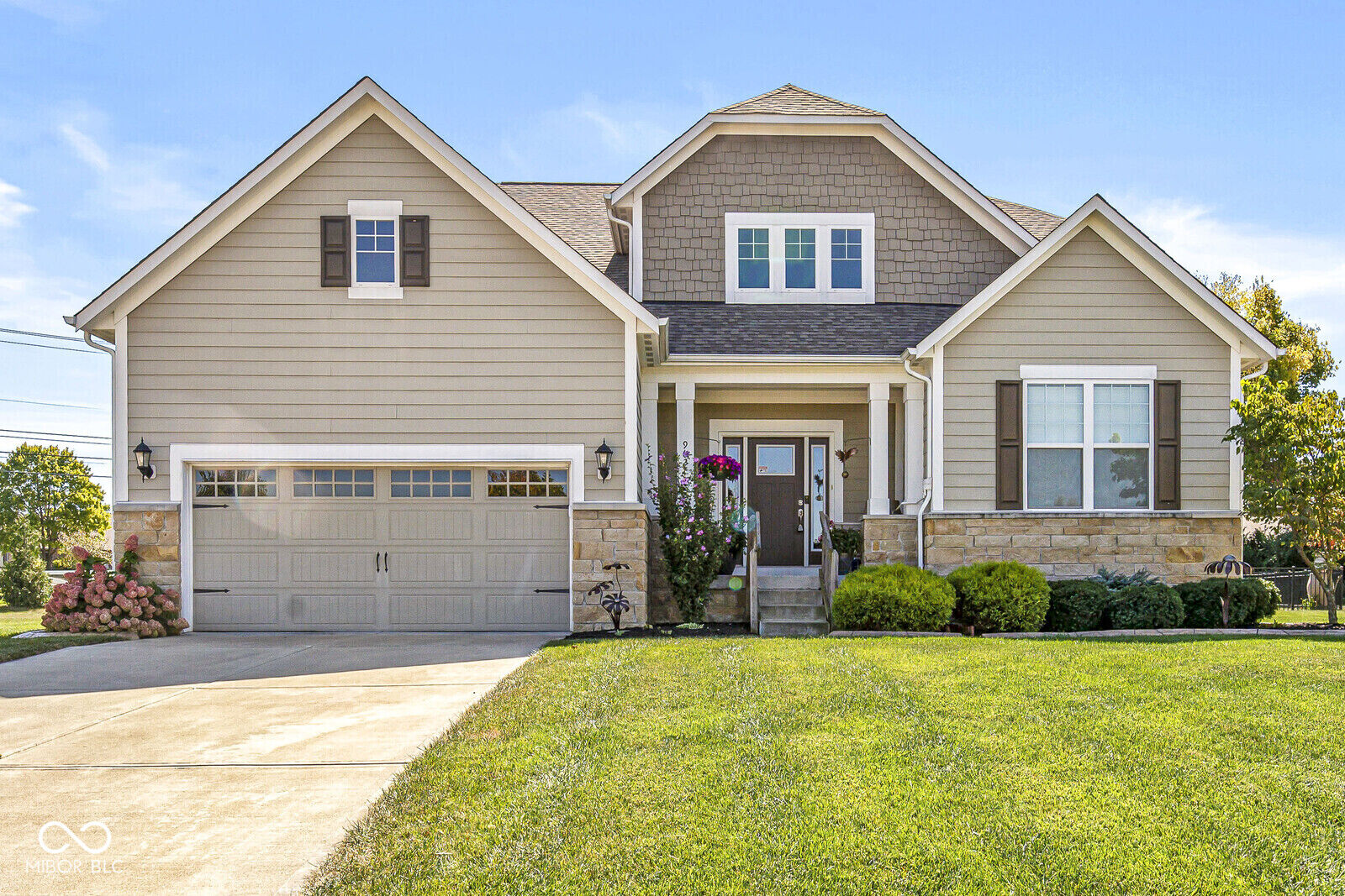 Property Photo: 9627 Summerton Drive IN 46037