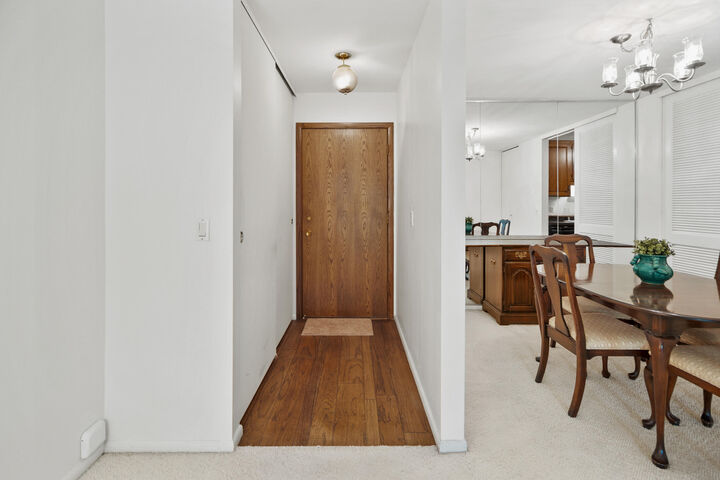 Property Photo:  425 W Willow Ct 101  WI 53217