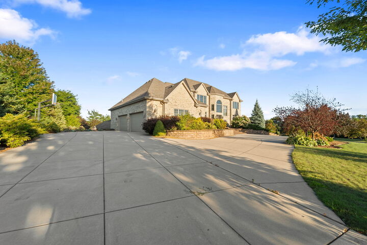 Property Photo:  7444 S Stone Hedge Dr  WI 53132 