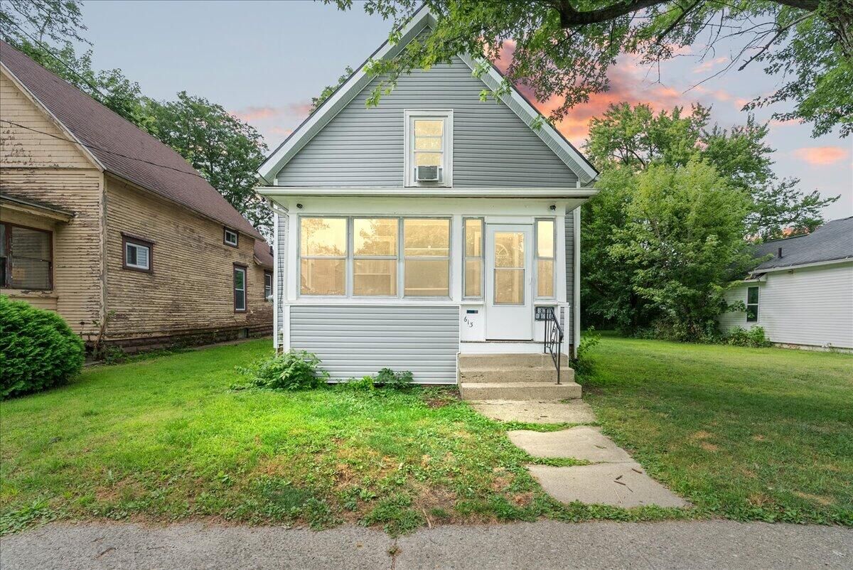 Property Photo: 613 Homewild Avenue MI 49201