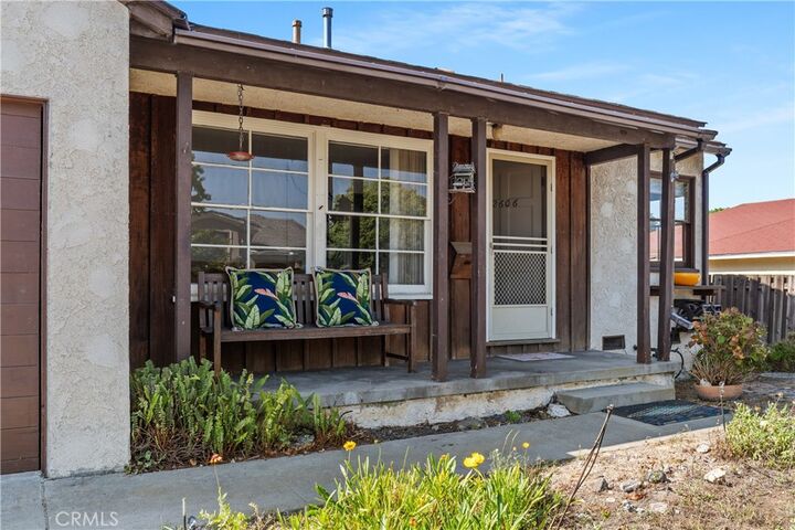 Property Photo: 2606 Ralston Lane CA 90278