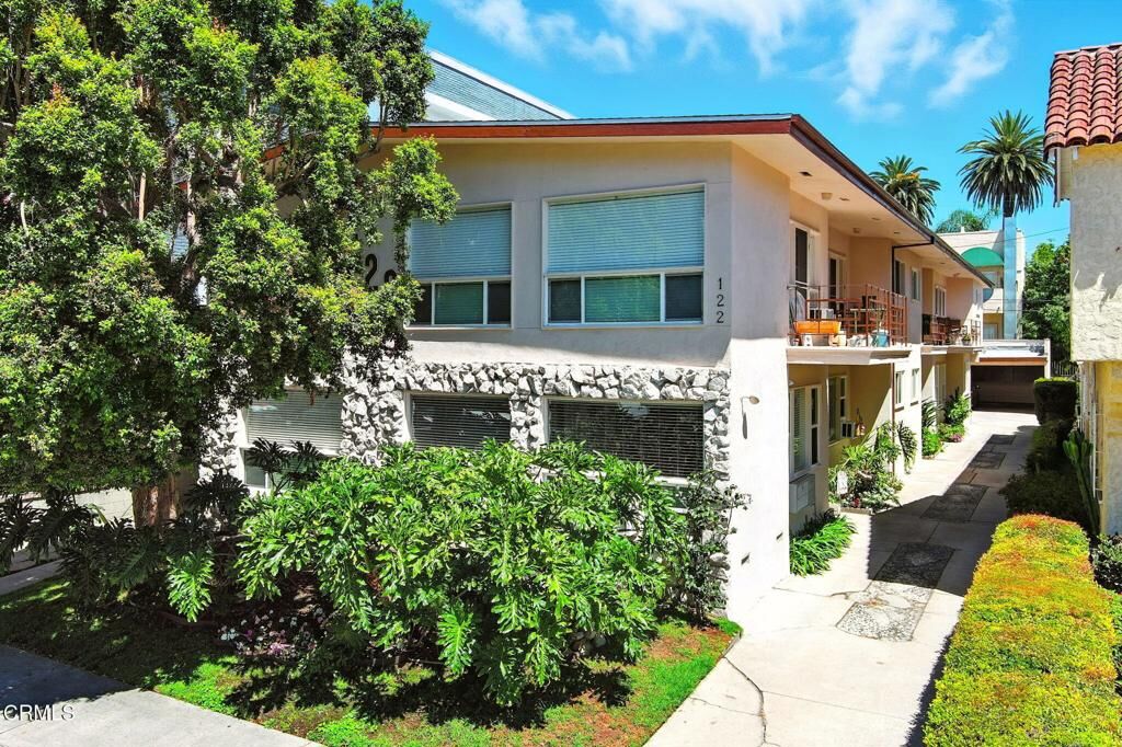 Property Photo:  122 N Croft Avenue  CA 90048 
