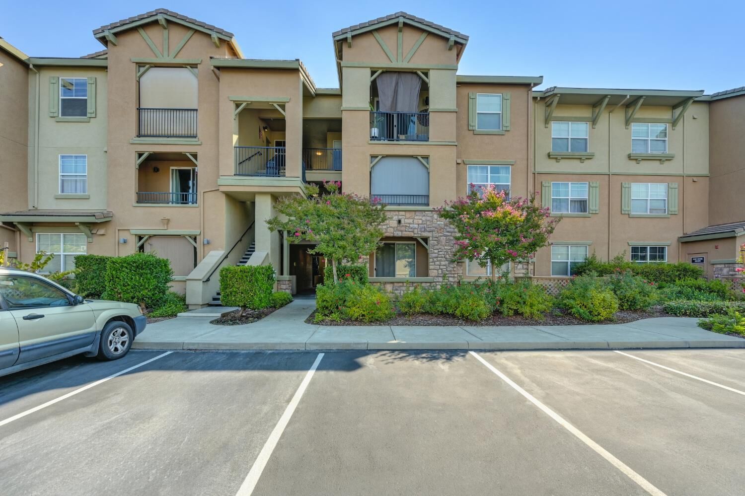 Property Photo:  1250 Whitney Ranch Parkway 234  CA 95765 