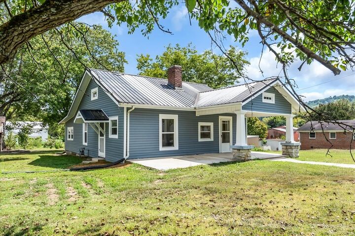 Property Photo: 104 Locust St TN 37095