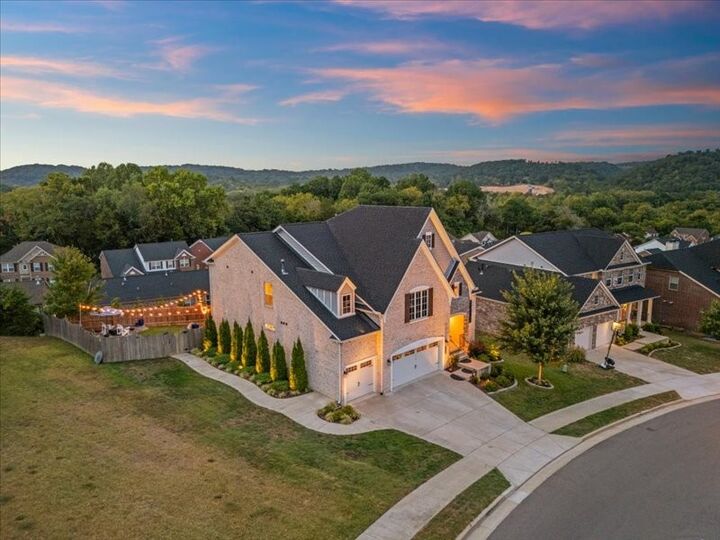 Property Photo: 1608 Lampwick Ct TN 37221