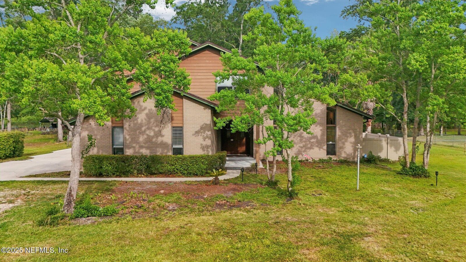 Property Photo:  1775 Emerald Lane  FL 32068 