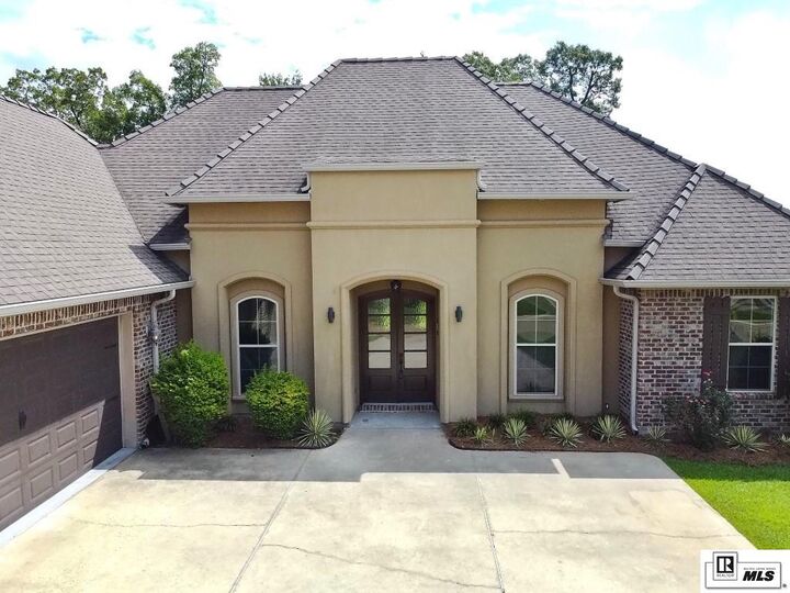 Property Photo:  411 Austin Oaks Circle  LA 71292 