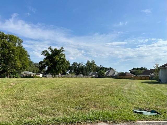 Property Photo:  125 Downing Ct  LA 70037 
