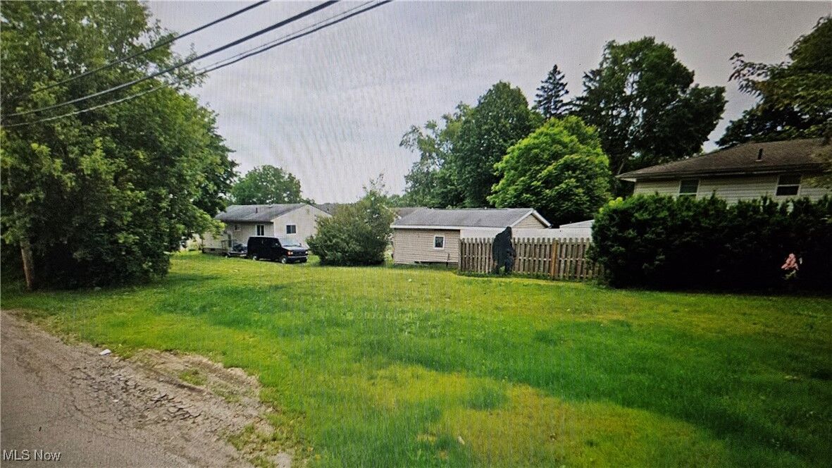 Property Photo:  21 29th Street SW  OH 44203 