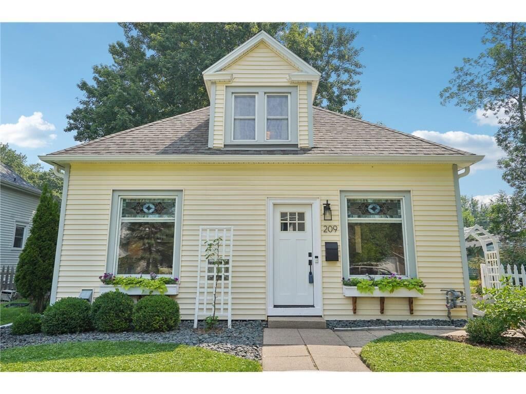 Property Photo: 209 8th Avenue N MN 55343