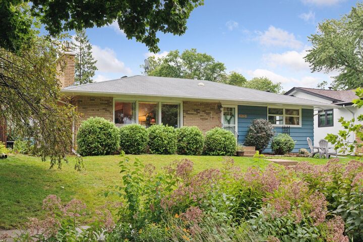 Property Photo:  3639 Lincoln Street NE  MN 55418 