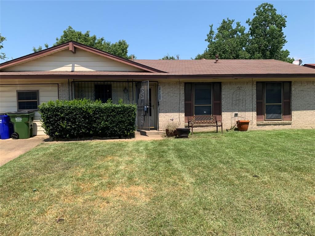 Property Photo:  14311 Seminole Street  TX 75180 