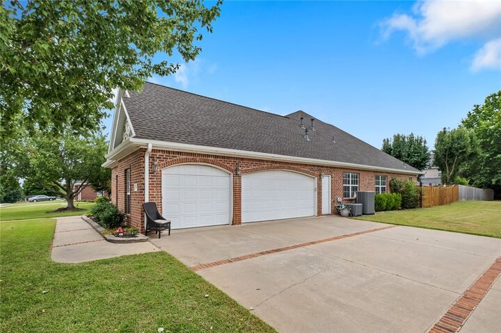 Property Photo:  4414 Hillside Drive  AR 72758 