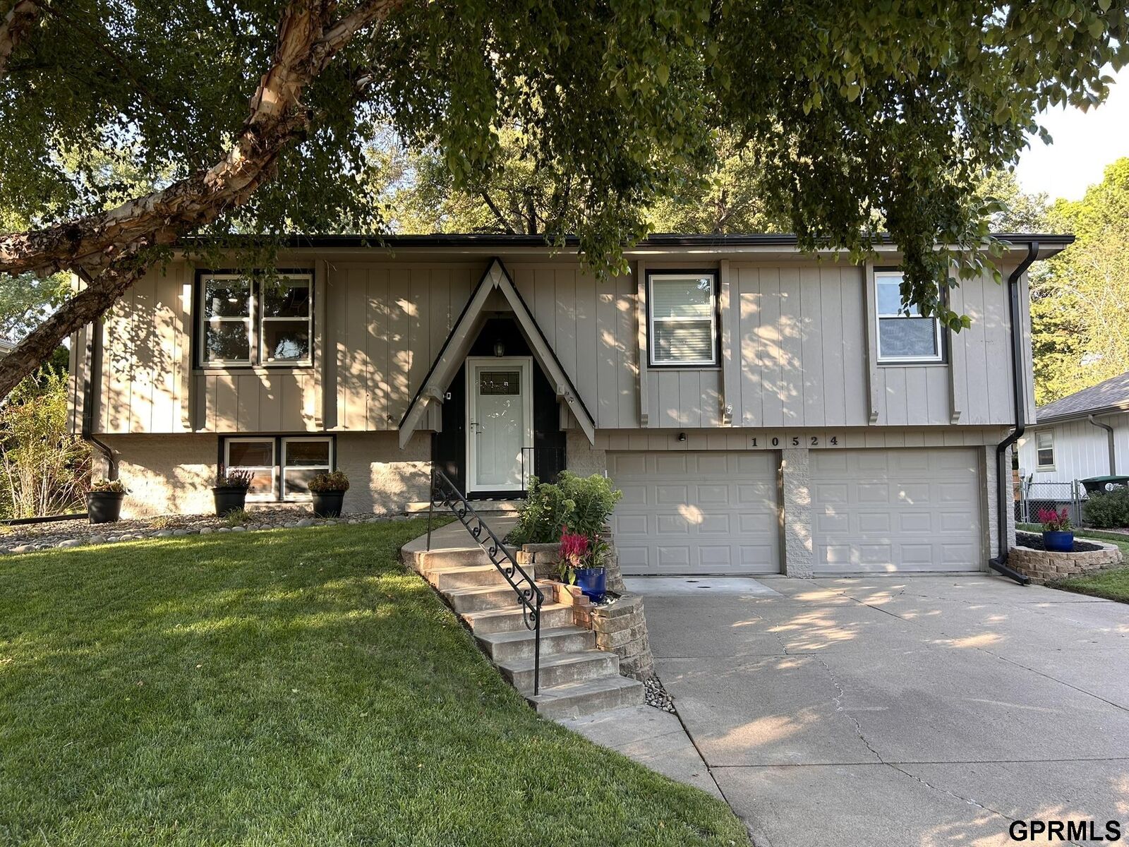 Property Photo:  10524 U Street  NE 68127 