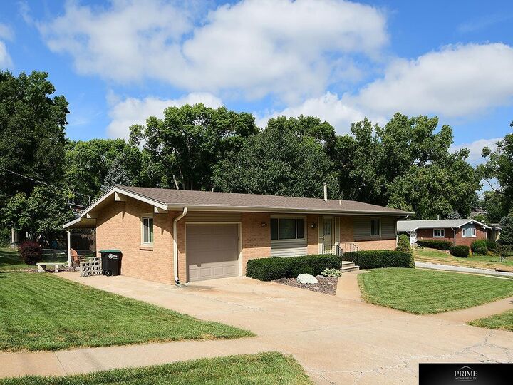 Property Photo:  2524 N 96th Drive  NE 68134 