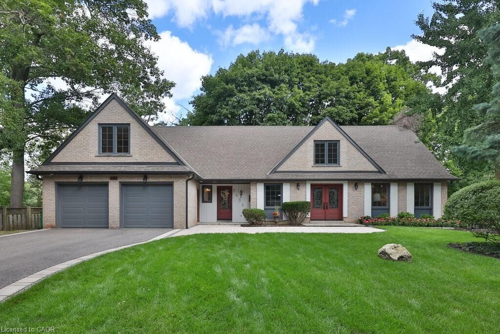 Property Photo:  1033 Wenleigh Court  ON L5H 1M7 