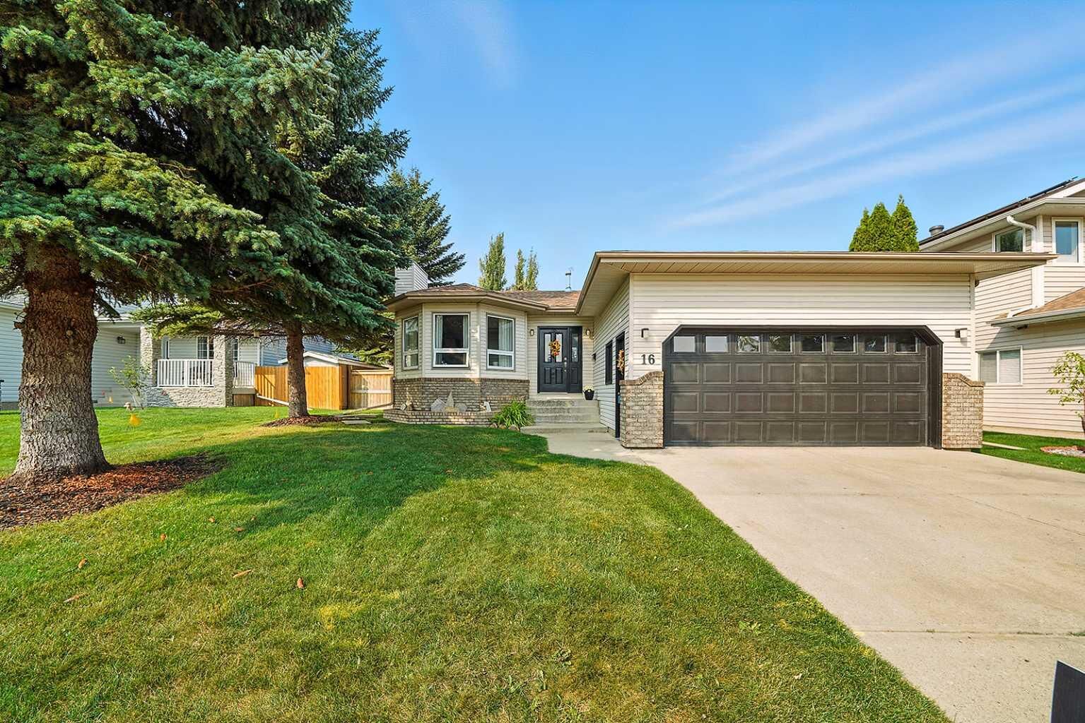 Property Photo: 16 Dunham Close AB T4R 2J5