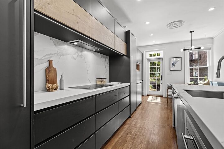 Property Photo:  6 Dartmouth Place  MA 02116 