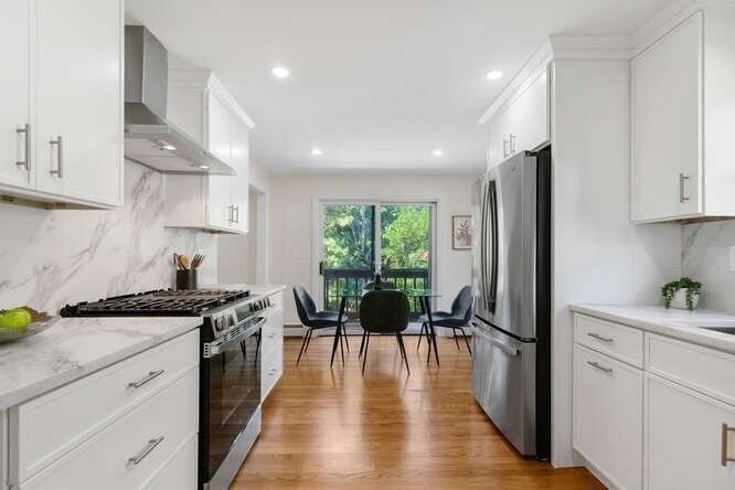 Property Photo:  29 Cottage St 29  MA 02464 