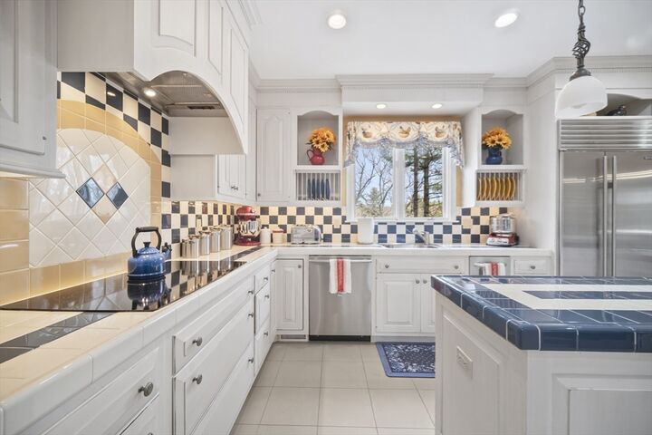 Property Photo: 618 Sudbury Street MA 01752