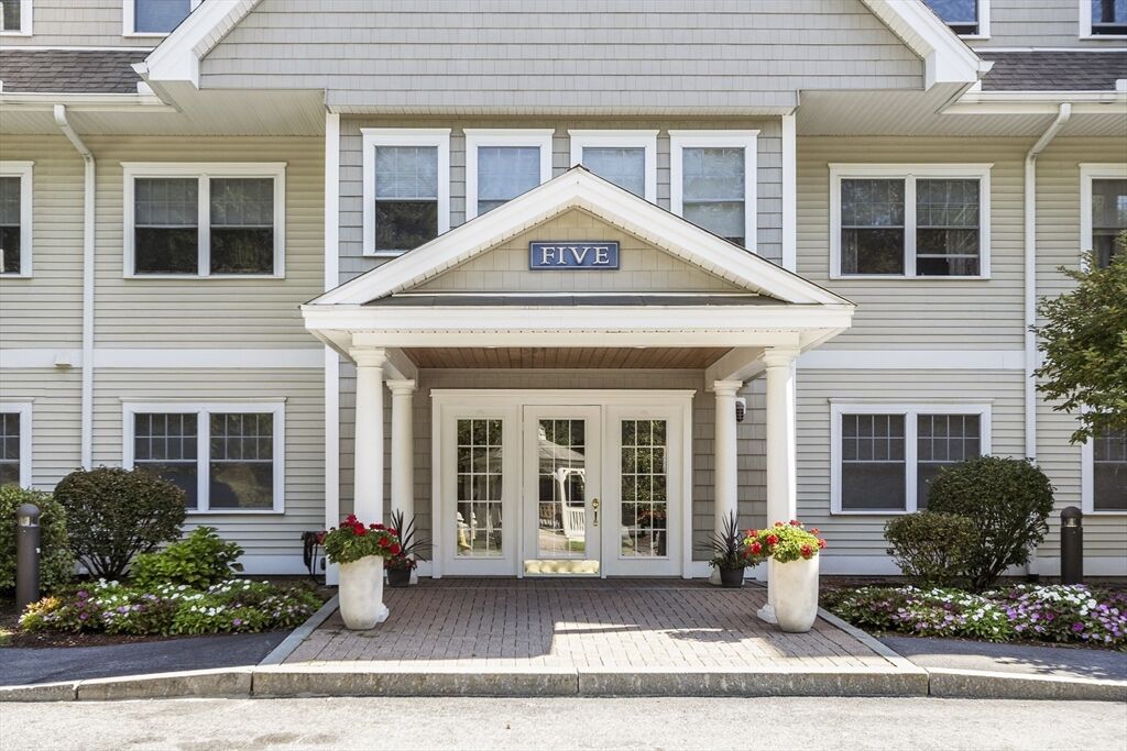 Property Photo: 5 Mission Rd 203 MA 01863