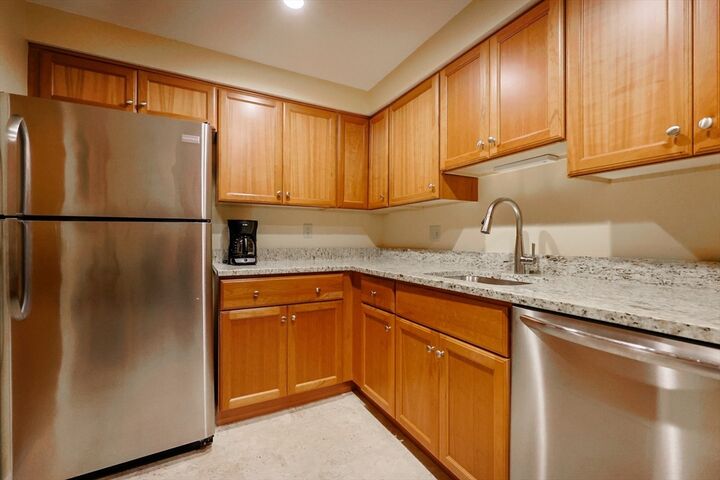 Property Photo:  365 Washington St 4  MA 02062 