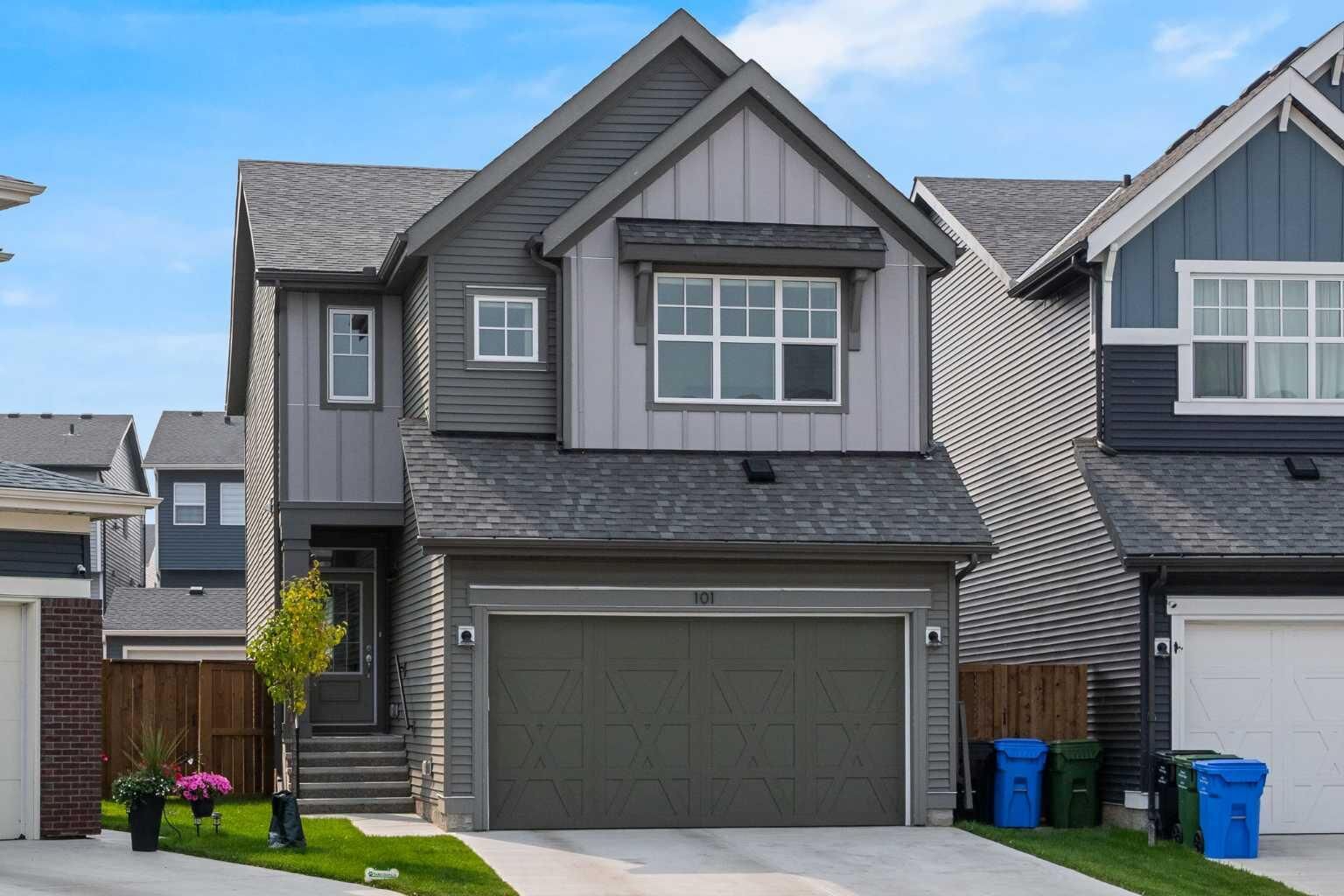 Property Photo:  101 Mallard Grove SE  AB T3S 0E2 