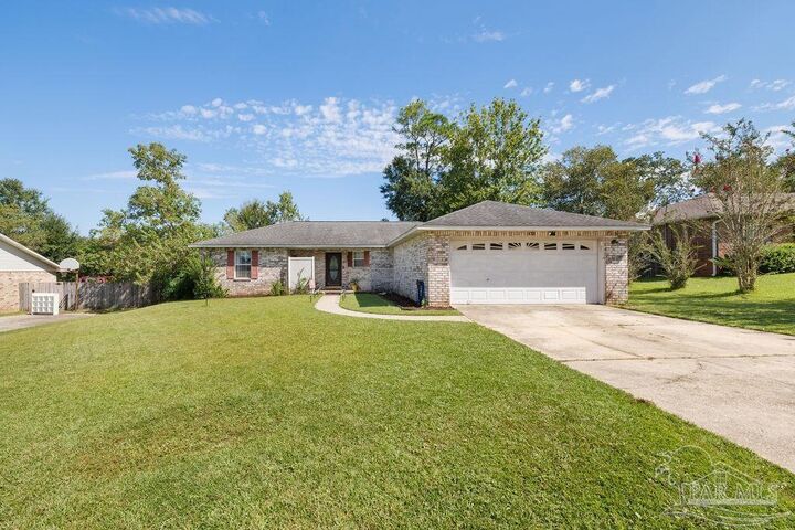 Property Photo:  332 Twisted Oak Dr  FL 32533 
