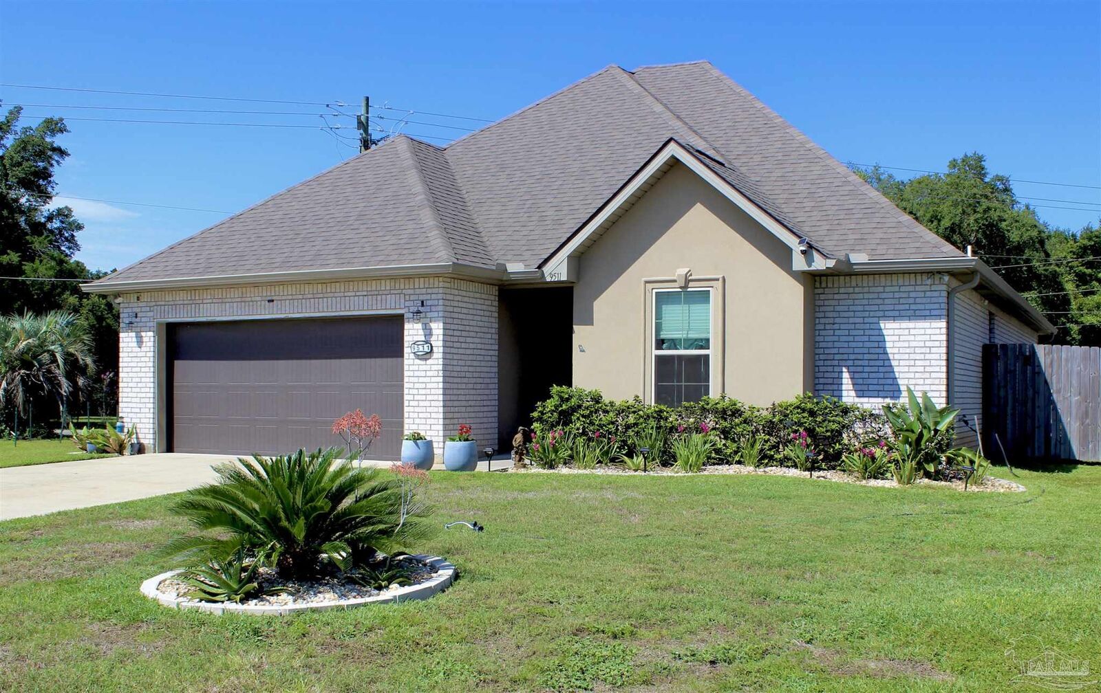 Property Photo: 9511 Crimson Pointe Cir FL 32526