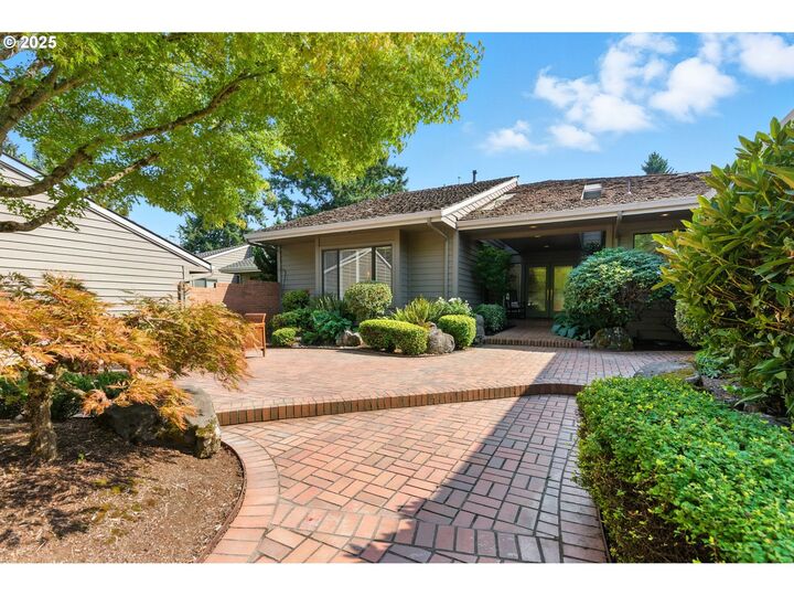 Property Photo: 7244 SW Lake Bluff Ct OR 97070