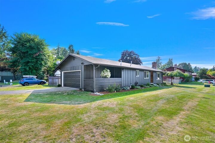Property Photo:  707  C Street  WA 98230 