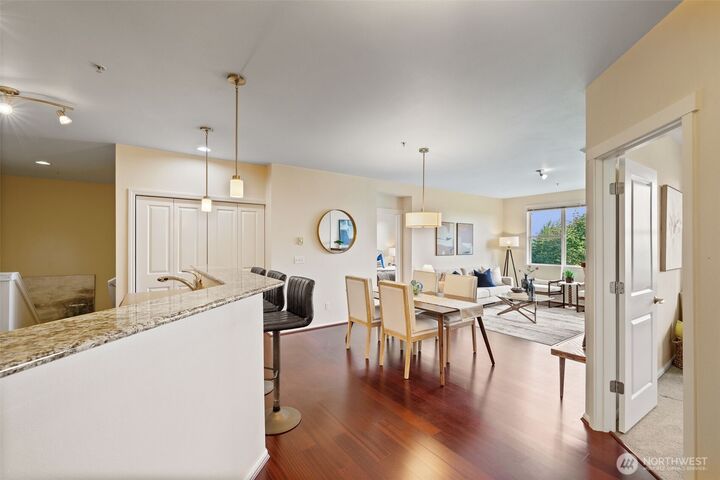 Property Photo:  2960 SW Raymond Street 204  WA 98126 